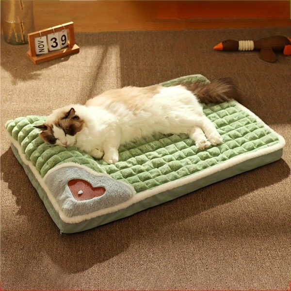 Thickened Memory Foam Cat Bed - Cozy Detachable Washable Green Pet Mat with Heart-Shaped Pillow