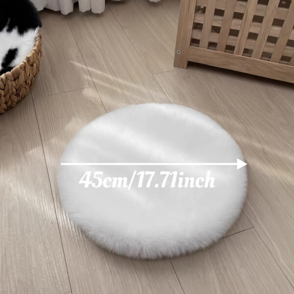 Luxurious Faux Rabbit Fur Round Pet Bed - Ultra-Soft Warm Cream-Colored Cat & Dog Mat