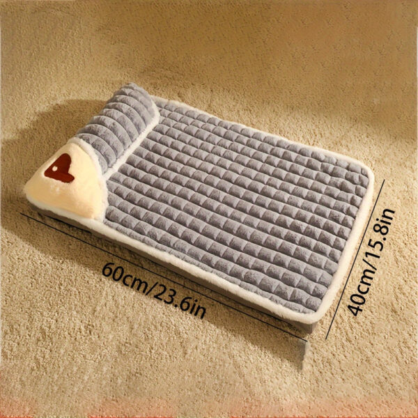 Thickened Memory Foam Cat Bed - Cozy Detachable Washable Green Pet Mat with Heart-Shaped Pillow - Image 2